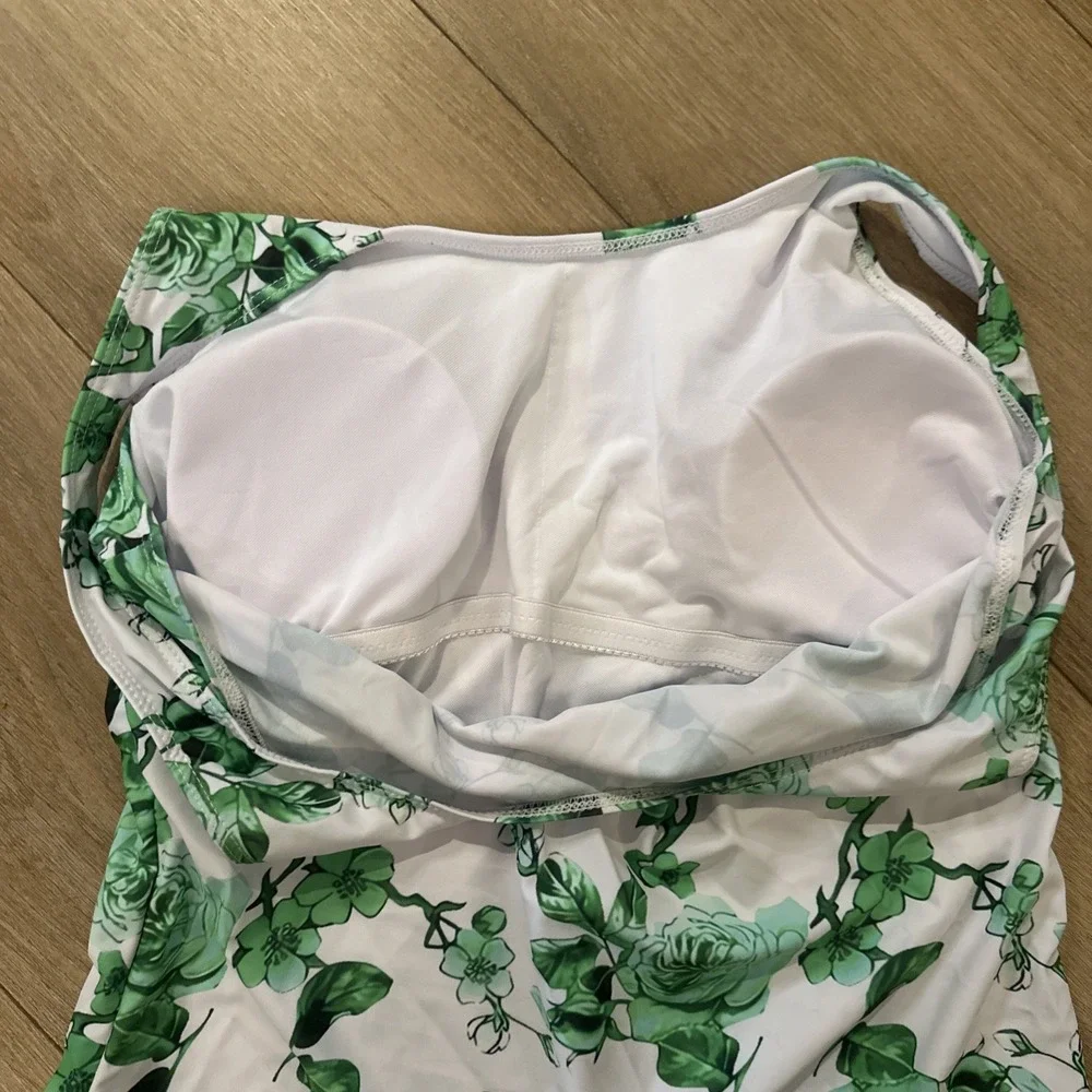 Floral Women's One Piece Swimsuit With Wrap Skirt‎ Green White XXL Tropical NWOT
